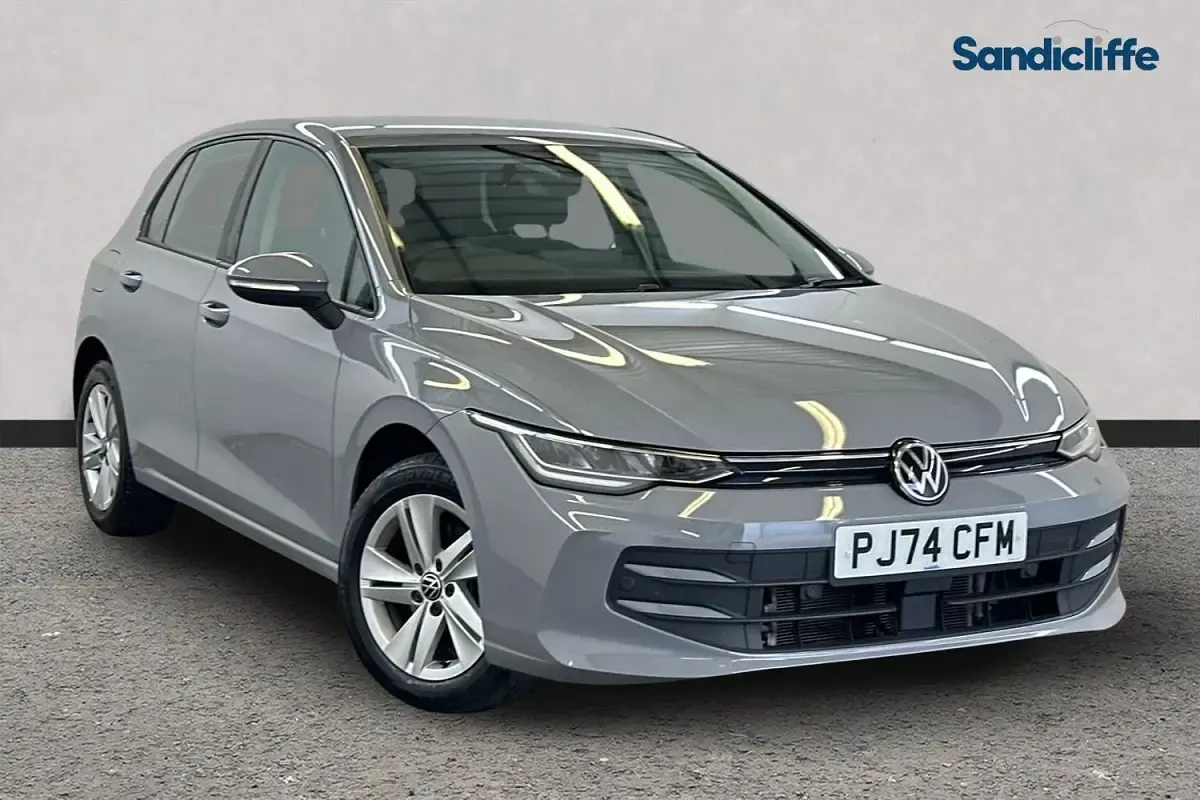 Used VW Golf VIII Life 115 HP (84 kW) 2024 Hatchback