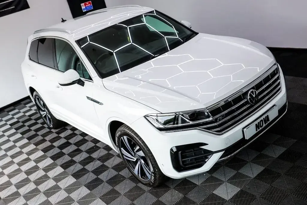 Used VW Touareg R-line 231 HP (169 kW) 2021 White SUV