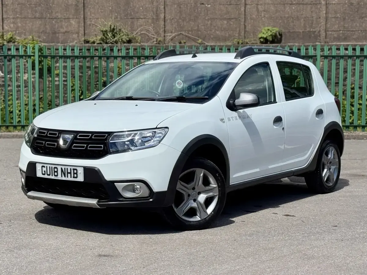Used Dacia Sandero Lauréate 90 HP (66 kW) 2018 White Hatchback