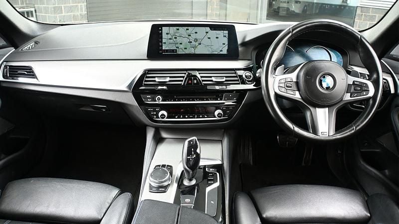 Used BMW 530 M Sport 261 HP (191 kW) 2019 White Estate