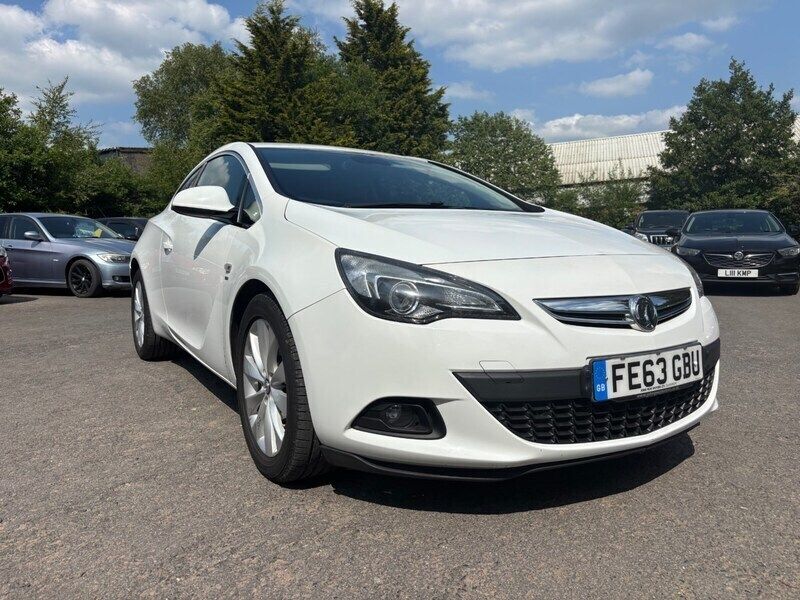 White Used 2013 Vauxhall Astra GTC SRi Hatchback | £3,495 (Fair price) - Image 1/4