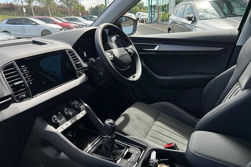 Used Skoda Karoq SE L 85 HP (62 kW) 2025 Black magic pearl effect SUV