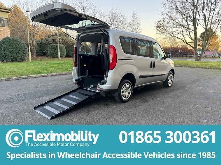 Silver Used 2018 Fiat Doblò Easy MPV | £9,950 (Fair price) - Image 1/4