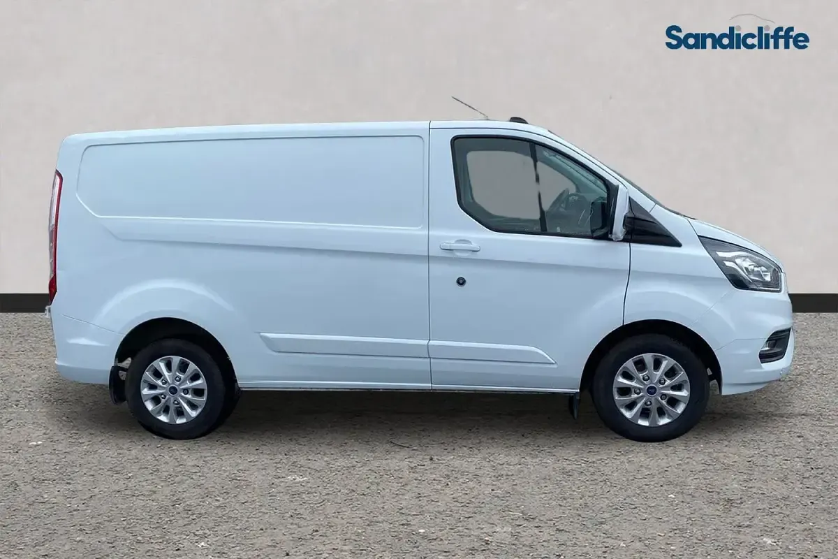 Used Ford Transit Custom Limited 131 HP (96 kW) 2023 Frozen white Van