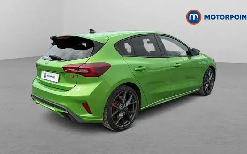 Used Ford Focus ST 280 HP (205 kW) 2023 Green Hatchback