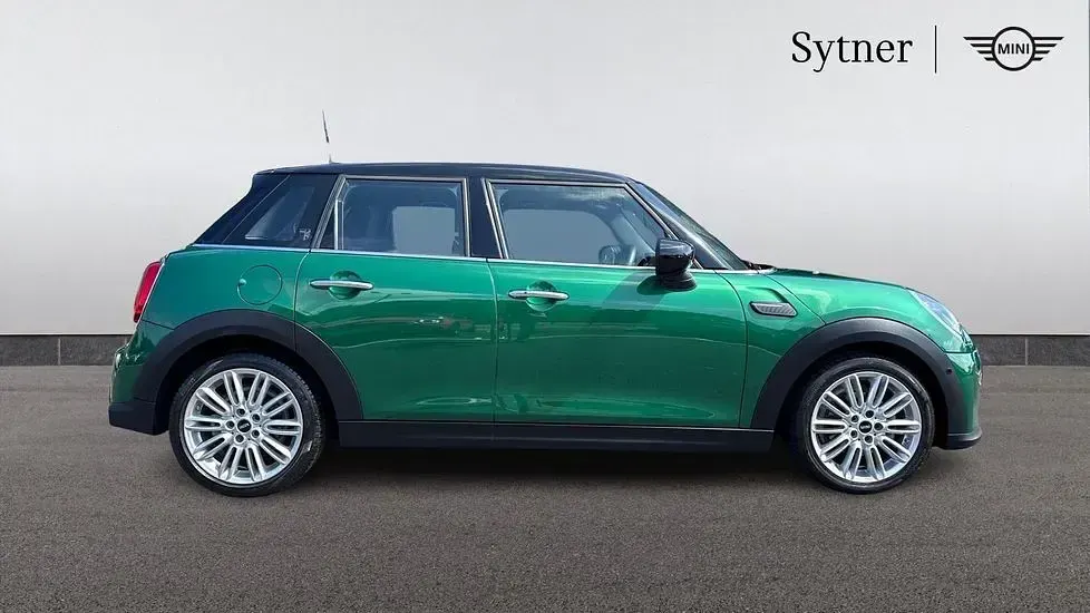 Used Mini Cooper Exclusive 134 HP (98 kW) 2023 Green Hatchback