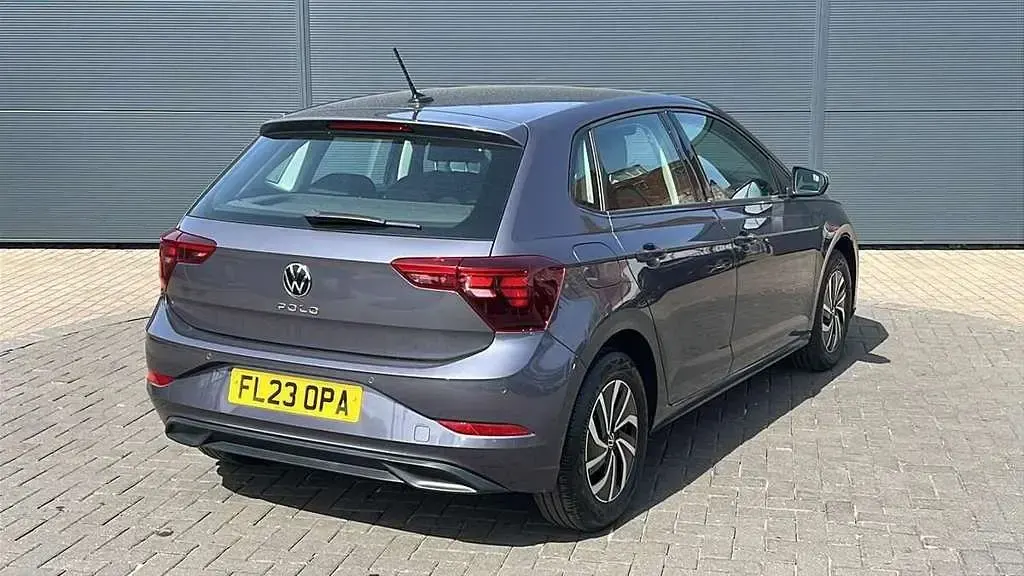 Used VW Polo Life 94 HP (69 kW) 2023 Grey Hatchback