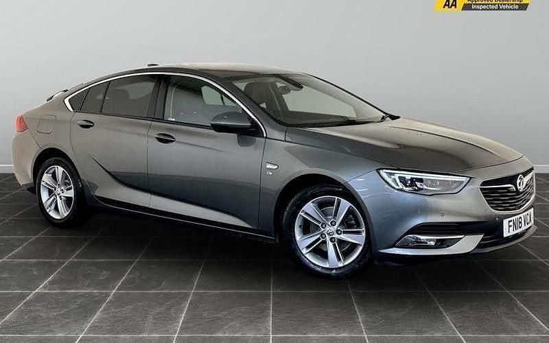 Used 2020 Vauxhall Insignia Elite Hatchback | £7,495 (Good price) - Image 1/2
