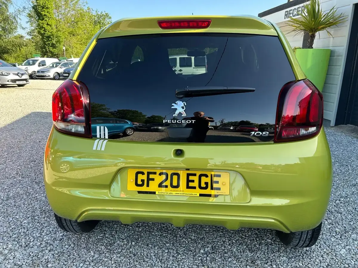 Used Peugeot 108 Collection 72 HP (52 kW) 2020 Green Hatchback