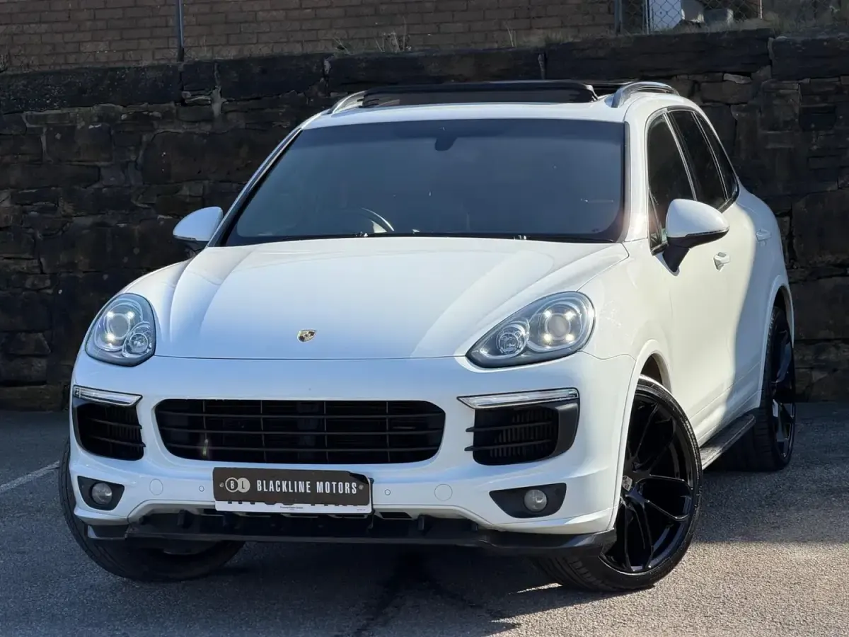 Used Porsche Cayenne 262 HP (192 kW) 2015 White SUV