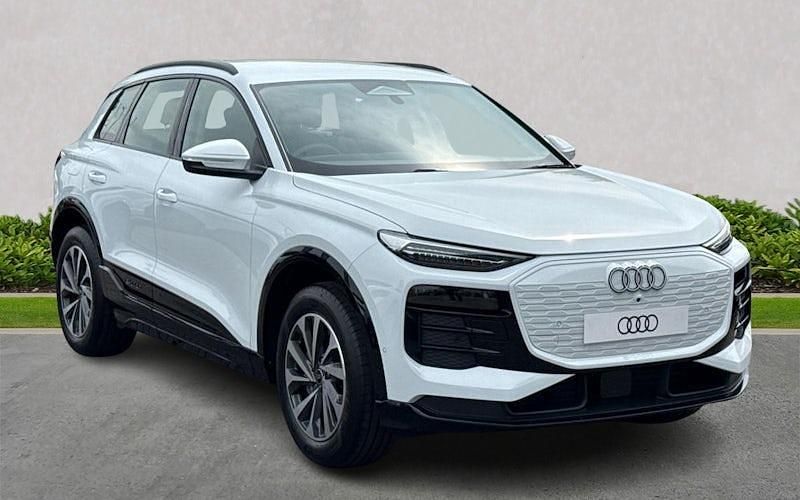 New 2025 Audi Q6 e-tron Sport SUV | £52,899 (Super price) - Image 1/4