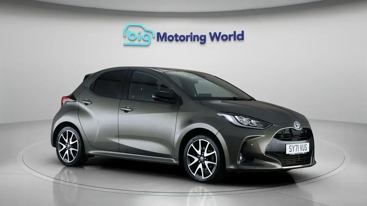Used Toyota Yaris Hybrid 116 HP (85 kW) 2021 Hatchback