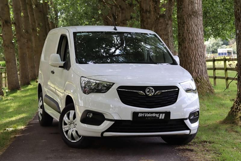 Used Vauxhall Combo Sportive 2020 White MPV