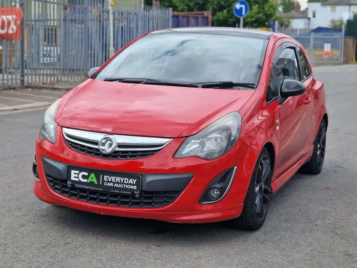 Used Vauxhall Corsa Edition 85 HP (62 kW) 2013 Red Hatchback