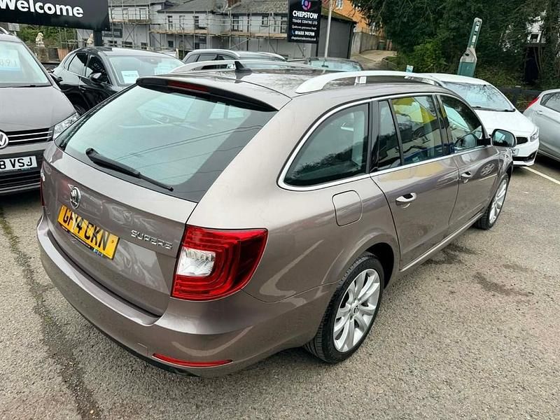 Used Skoda Superb SE 140 HP (102 kW) 2014 Mauve/purple Estate