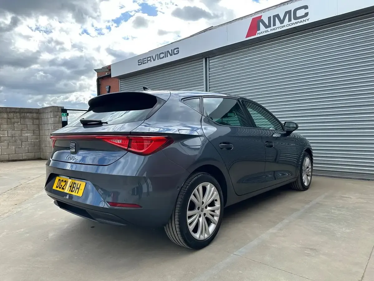 Used Seat Leon SE Dynamic 110 HP (80 kW) 2021 Grey Hatchback
