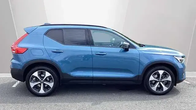 Used Volvo XC40 Ultimate 161 HP (118 kW) 2024 Blue SUV