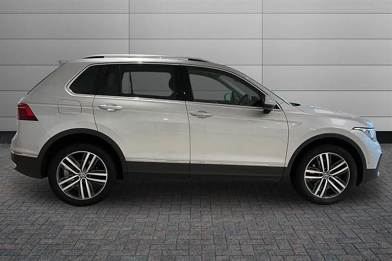 Used VW Tiguan Elegance 245 HP (180 kW) 2023 Silver SUV