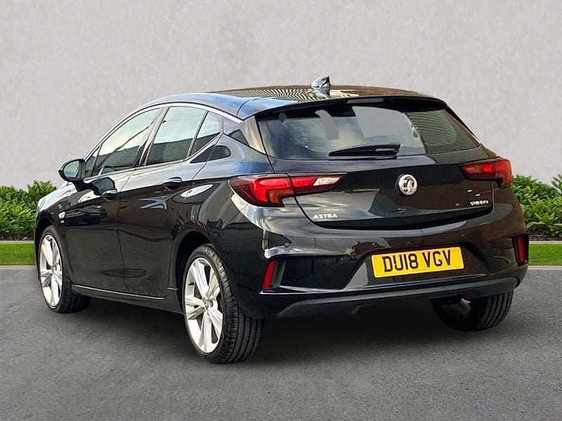 Second-hand Vauxhall Astra SRi 150 CP (110 kW) 2018 Negru Hatchback