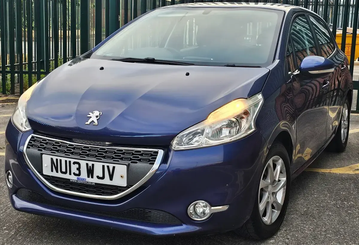 Used Peugeot 208 Active 82 HP (60 kW) 2013 Blue Hatchback