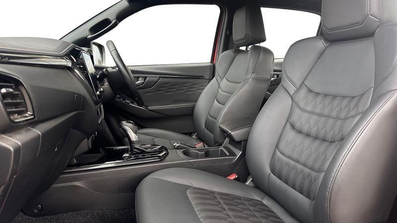 Used Isuzu D-Max 2025 Orange Pickup