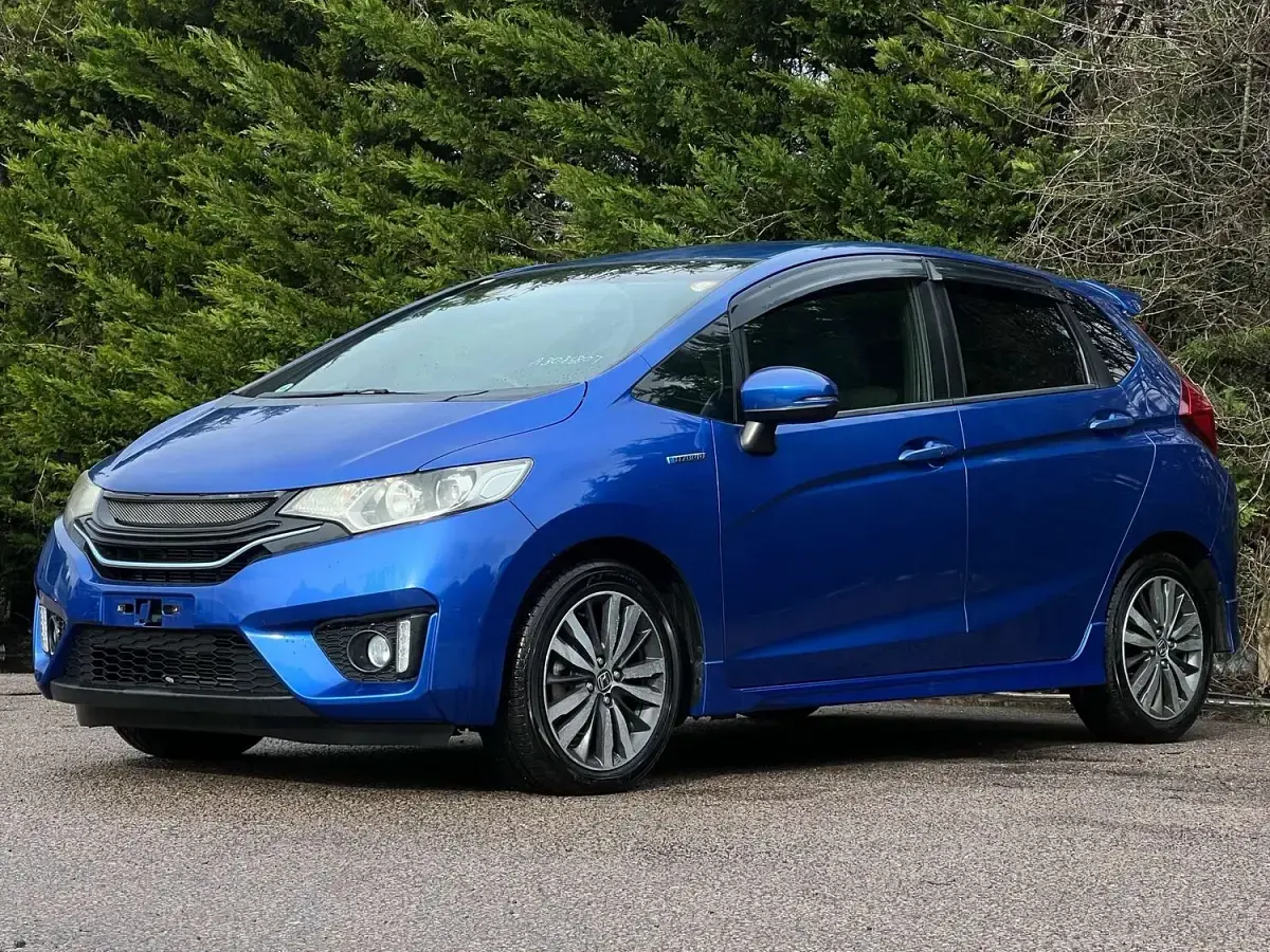 Used Honda Jazz Hybrid 130 HP (95 kW) 2014 Blue Hatchback