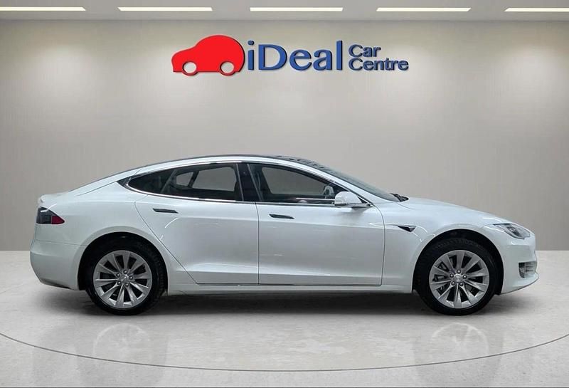 Used Tesla Model S 350 kW (476 HP) 2019 White Hatchback