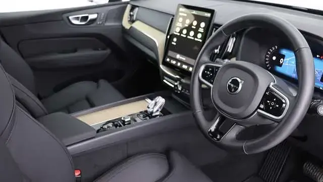 Usado Volvo XC60 Plus 250 HP (183 kW) 2026 SUV