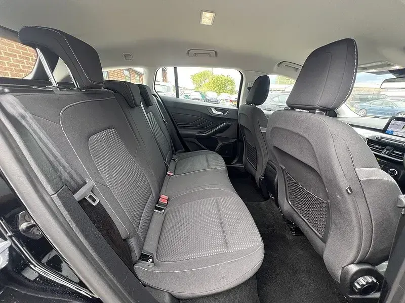 Używany Ford Focus Zetec 2026 Czarny Kombi