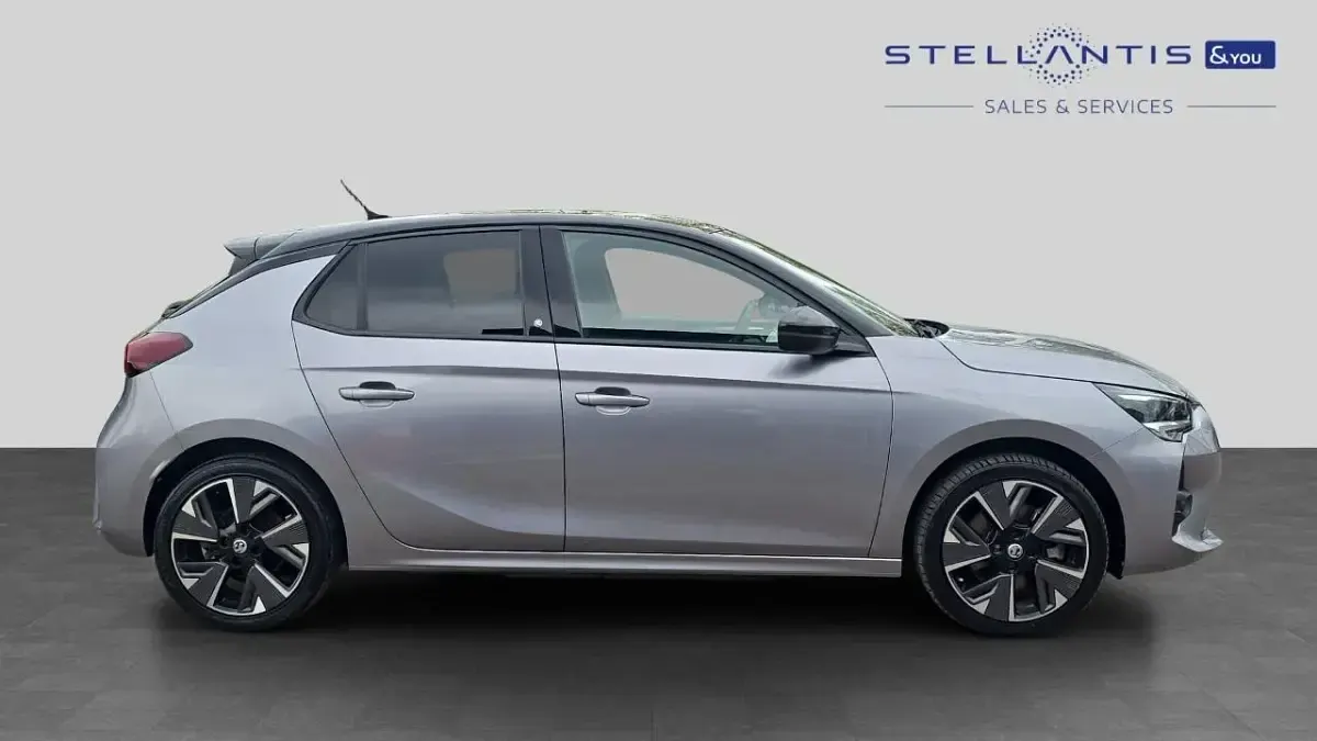 Usado Vauxhall Corsa-e SRi 98 kW (134 HP) 2021 Cinzento Citadino