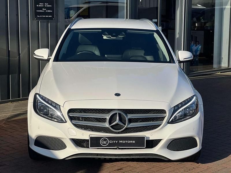 Begagnad Mercedes C350e 2018 Vit Kombi