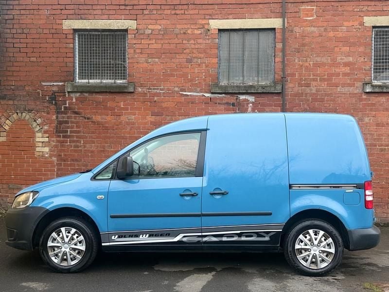 Used VW Caddy 75 HP (55 kW) 2011 Blue MPV