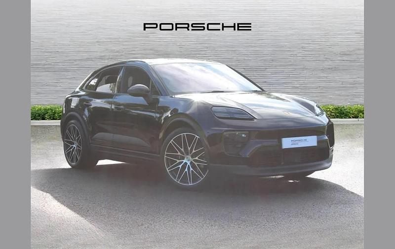 Black Used 2025 Porsche Macan SUV | £69,950 (Fair price) - Image 1/4