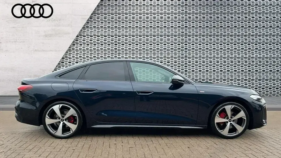 Used Audi A5 Sportback Advanced 204 HP (150 kW) 2025 Blue Hatchback
