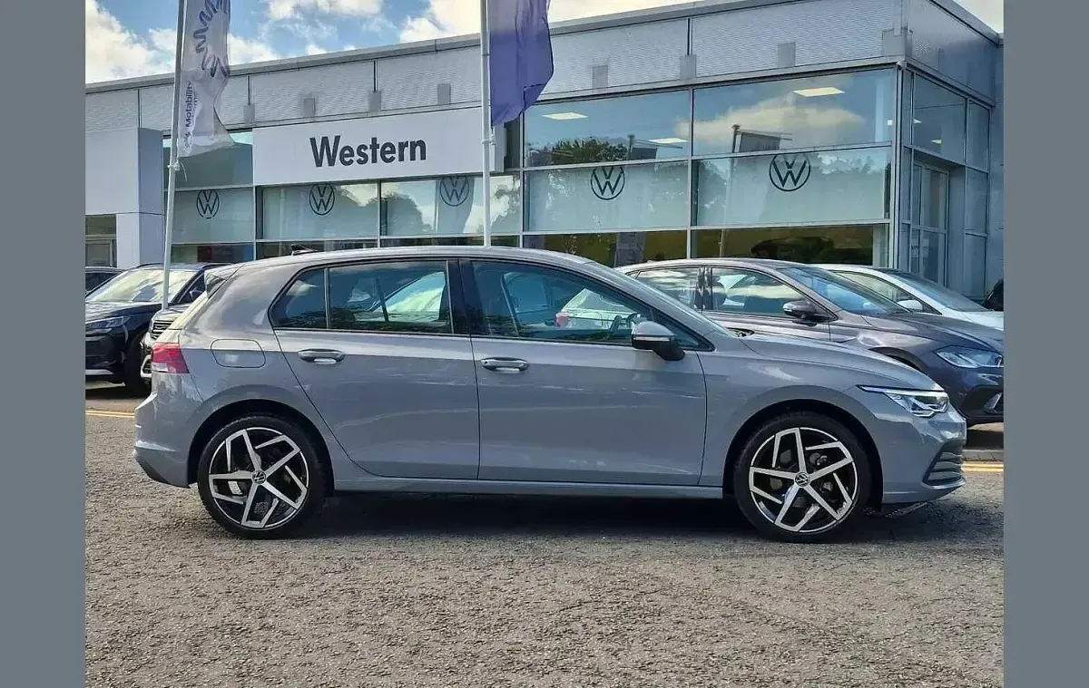 Used VW Golf VIII Life 110 HP (80 kW) 2023 Grey Hatchback