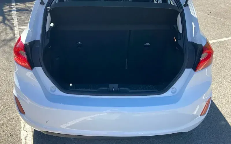 Usado Ford Fiesta Zetec 86 HP (63 kW) 2019 Branco Citadino