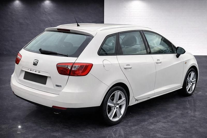 Begagnad Seat Ibiza ST 2014 Vit Kombi