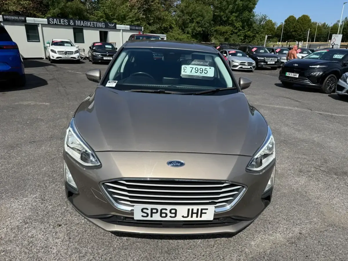 Used Ford Focus Zetec 125 HP (91 kW) 2019 Silver Hatchback