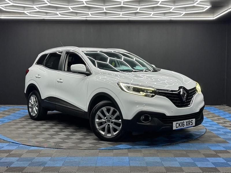 White Used 2016 Renault Kadjar Dynamique SUV | £5,990 (Good price) - Image 1/4