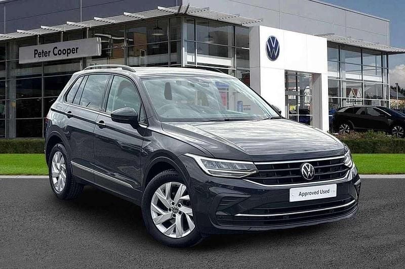 Urano grey Used 2022 VW Tiguan Life SUV | £19,994 (Fair price) - Image 1/4