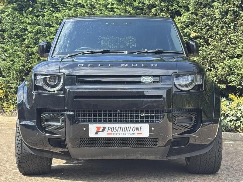 Usado Land Rover Defender SE 250 HP (183 kW) 2024 Preto SUV