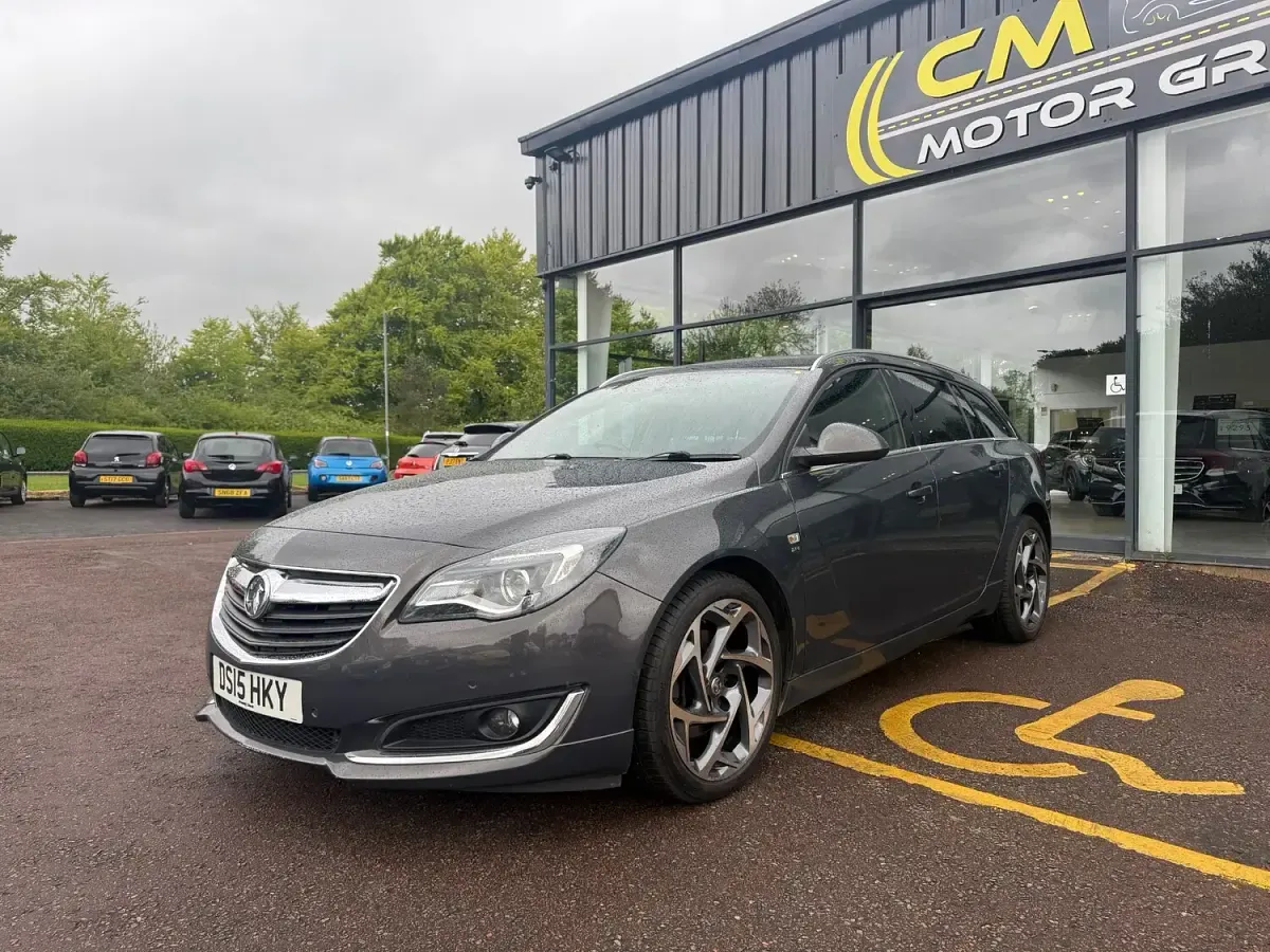 Used Vauxhall Insignia SRi 140 HP (102 kW) 2015 Grey Estate
