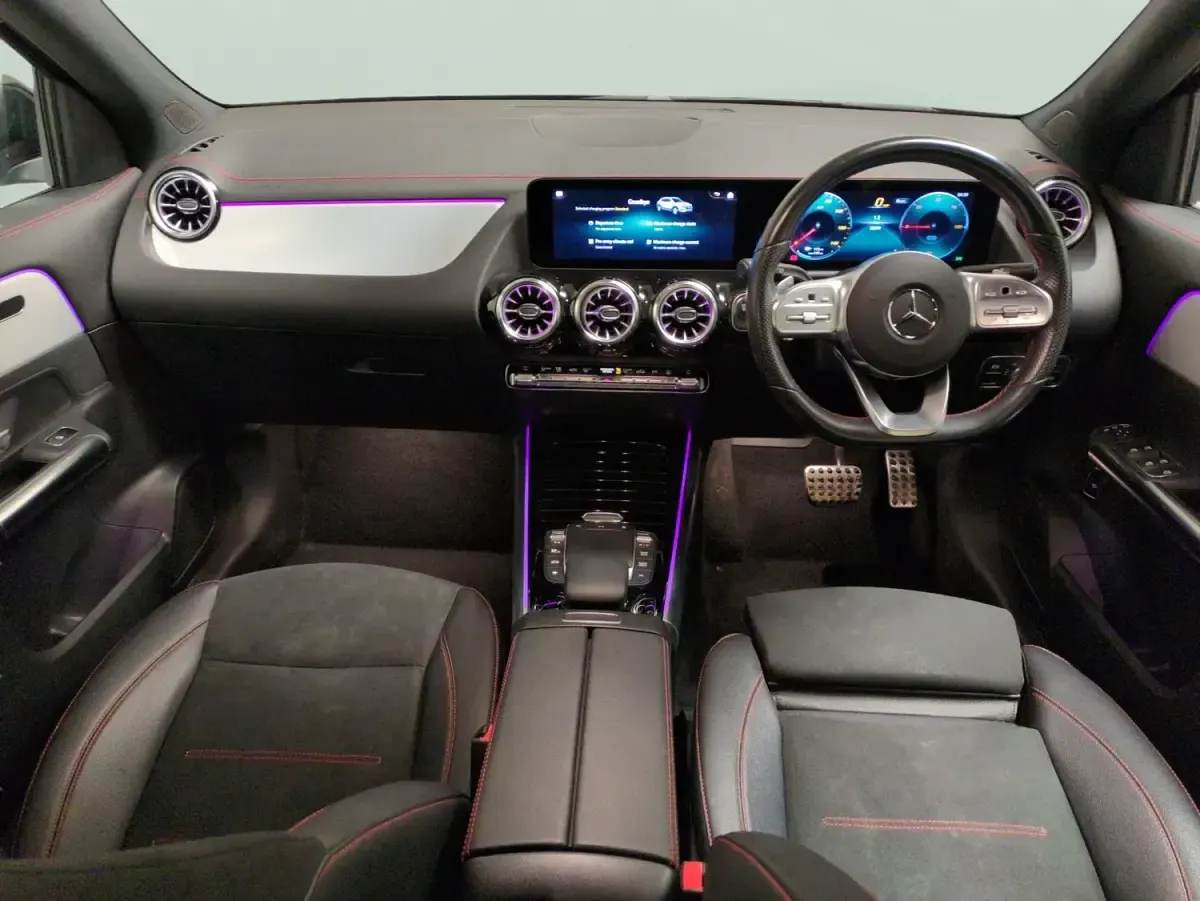 Begagnad Mercedes EQA250+ AMG line 139 kW (190 HK) 2022 Svart SUV