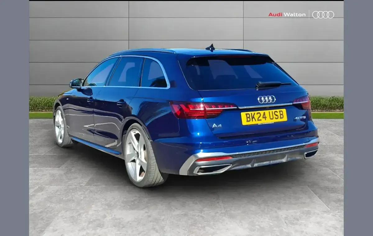 Used Audi A4 S-Line 200 HP (147 kW) 2024 Blue Estate
