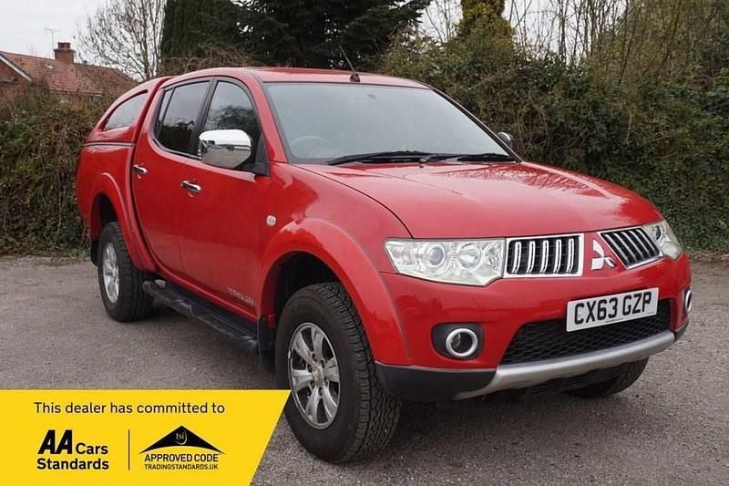 Used Mitsubishi L200 175 HP (128 kW) 2013 Red Pickup