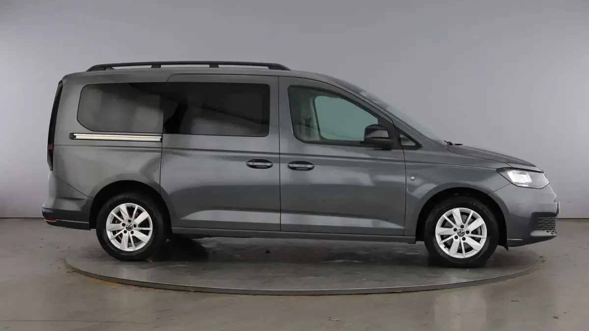 Begagnad VW Caddy Maxi Life 122 HK (89 kW) 2023 Grå Minibuss