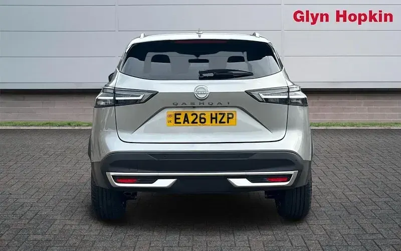 New Nissan Qashqai N-Connecta 140 HP (102 kW) 2026 Silver SUV