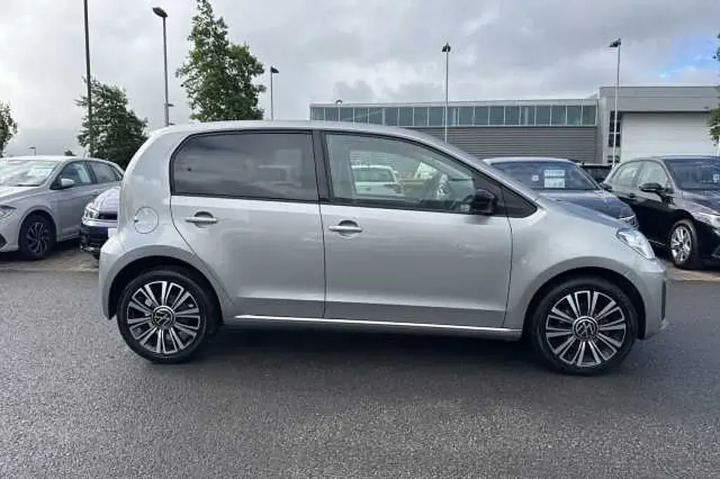 Used VW up! 65 HP (47 kW) 2022 Hatchback