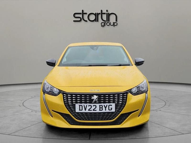 Used Peugeot 208 Active Premium 75 HP (55 kW) 2022 Yellow Hatchback
