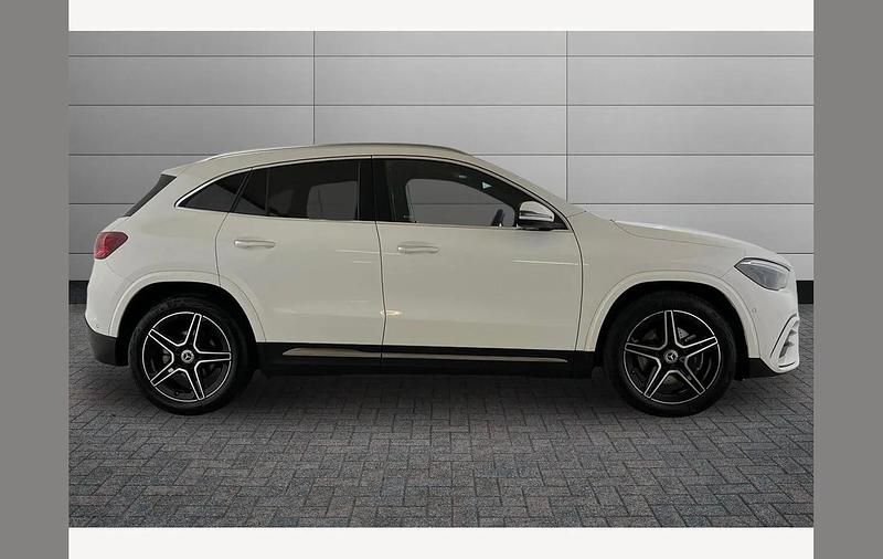 Used Mercedes GLA200 Executive 161 HP (118 kW) 2025 White SUV